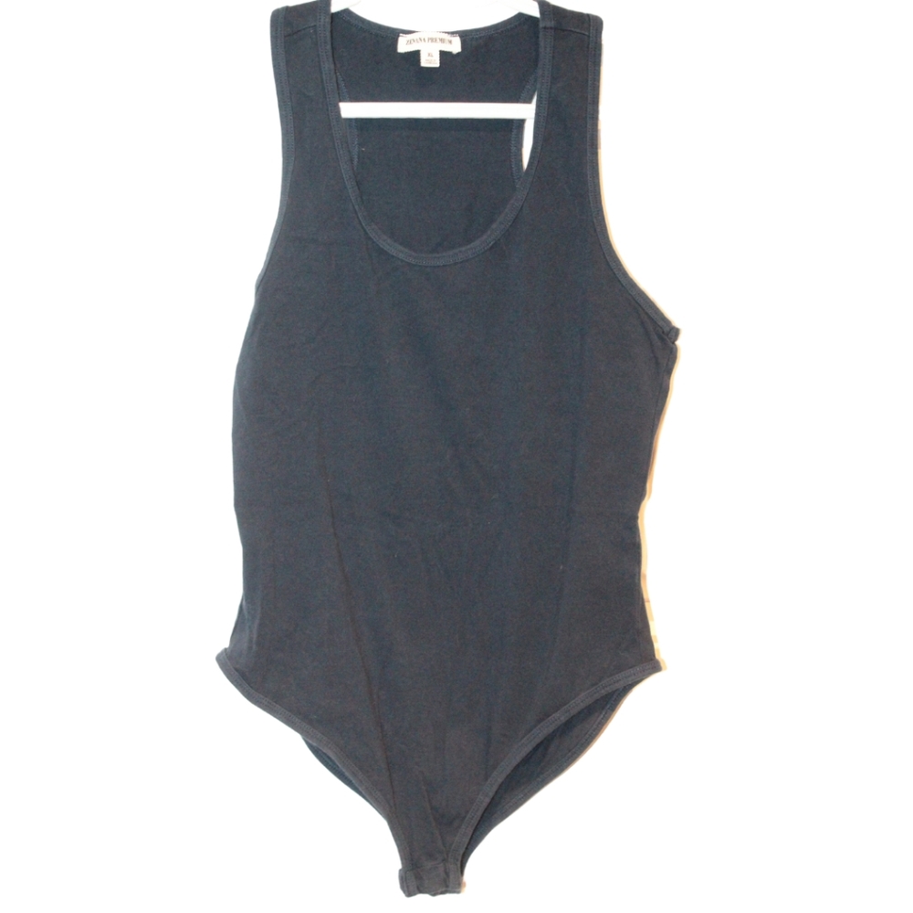 2/$25🏷Zenna Premium Women's Bodysuit size XL - fits smaller (more like a M/L)